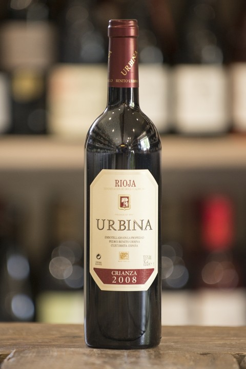 Các nước sản xuất rượu vang nổi tiếng không thể bỏ qua Tây Ban Nha với thương hiệu Urbina. (Ảnh: buonvivo)