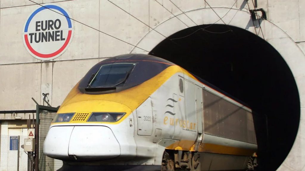 Các biện pháp kiểm soát độc quyền là gì? Eurotunnel – Doanh nghiệp độc quyền trong lĩnh vực tàu hỏa tại Anh và Pháp (Ảnh: Internet)